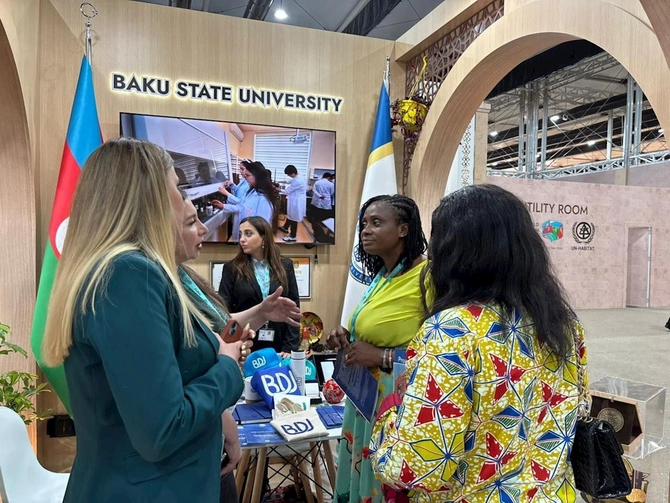 Azərbaycan universitetləri WUF13 çərçivəsində innovativ layihələrini nümayiş etdirirlər — FOTOLAR Azərbaycan universitetləri WUF13 çərçivəsində innovativ layihələrini nümayiş etdirirlər — FOTOLAR