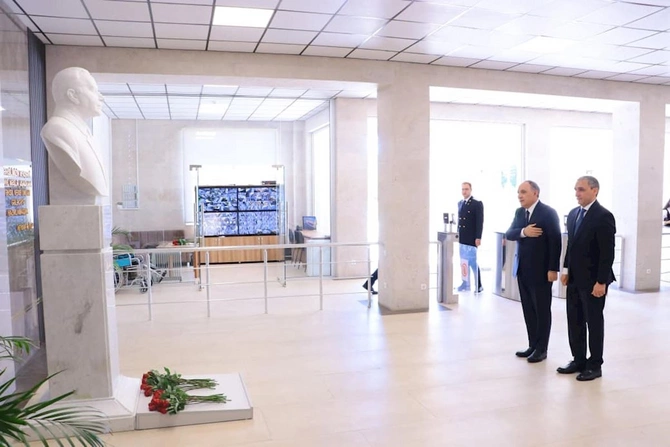 Baş prokuror Qarabağ Universitetinin tələbələri ilə görüşdü — FOTOLAR