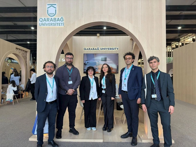 Azərbaycan universitetləri WUF13 çərçivəsində innovativ layihələrini nümayiş etdirirlər — FOTOLAR Azərbaycan universitetləri WUF13 çərçivəsində innovativ layihələrini nümayiş etdirirlər — FOTOLAR