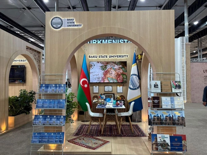 Azərbaycan universitetləri WUF13 çərçivəsində innovativ layihələrini nümayiş etdirirlər — FOTOLAR Azərbaycan universitetləri WUF13 çərçivəsində innovativ layihələrini nümayiş etdirirlər — FOTOLAR