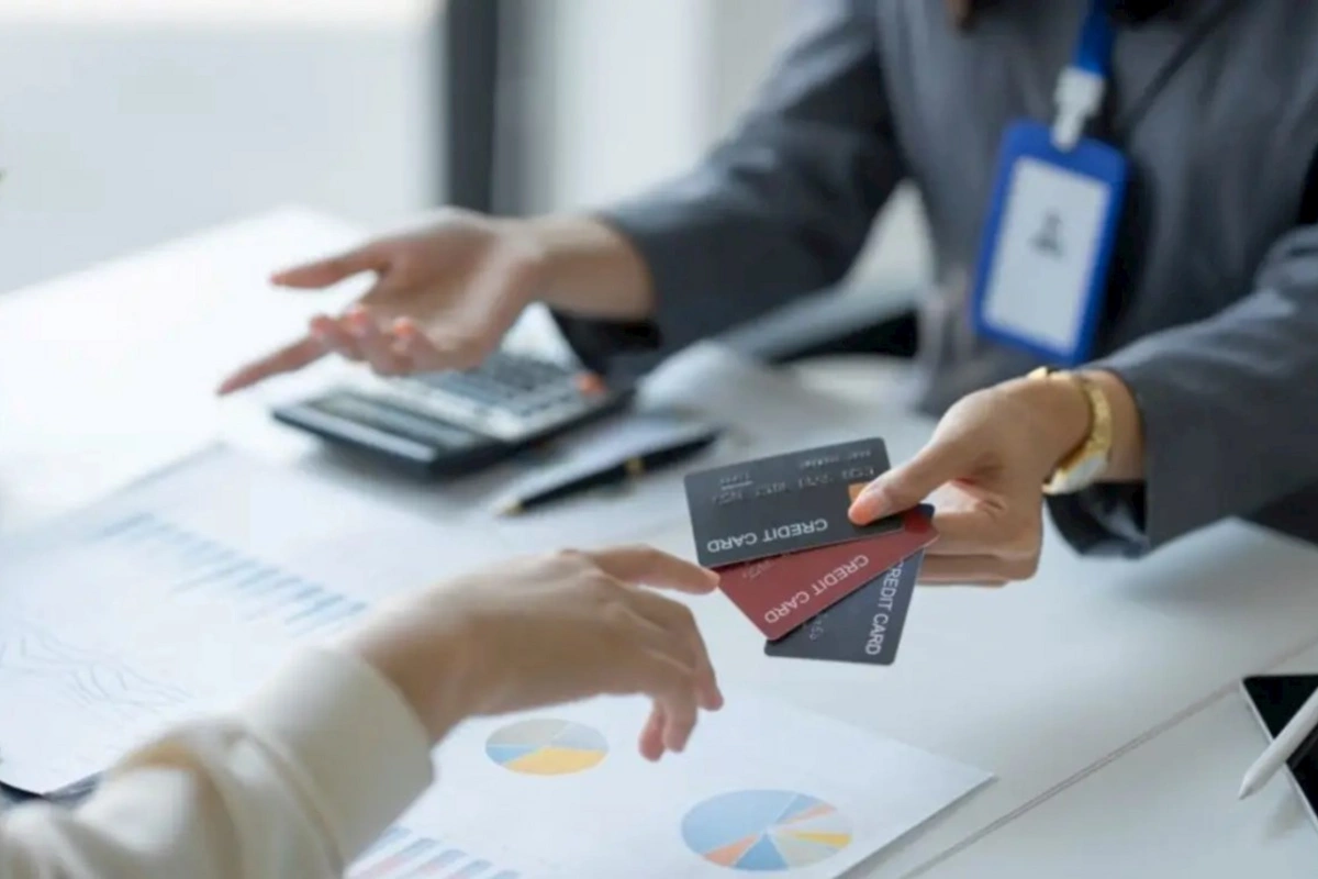 Bankların qara siyahısına düşənlər üçün çıxış yolu açıqlandı