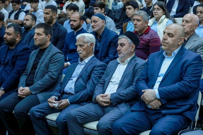 “Müasir dövrdə informasiya mühiti və sosial çağırışlar fonunda gənclər arasında mənəvi dəyərlər” mövzusunda tədbir keçirilib — FOTOLAR