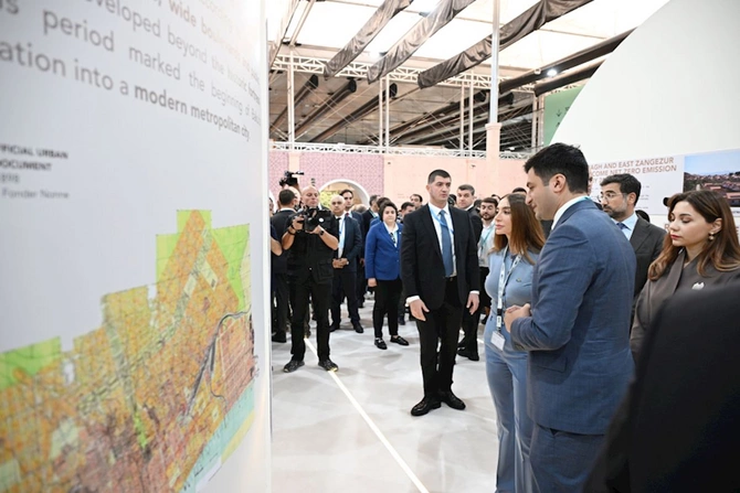 Leyla Əliyeva və Arzu Əliyeva Urban Expo sərgisində — FOTOLAR