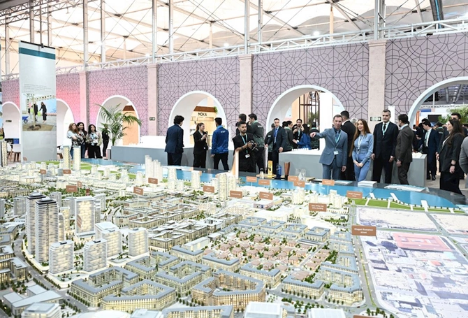Leyla Əliyeva və Arzu Əliyeva Urban Expo sərgisində — FOTOLAR