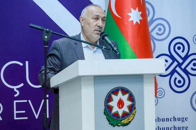 “Müasir dövrdə informasiya mühiti və sosial çağırışlar fonunda gənclər arasında mənəvi dəyərlər” mövzusunda tədbir keçirilib — FOTOLAR