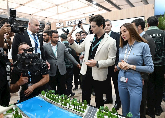 Leyla Əliyeva və Arzu Əliyeva Urban Expo sərgisində — FOTOLAR