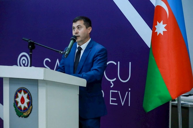 “Müasir dövrdə informasiya mühiti və sosial çağırışlar fonunda gənclər arasında mənəvi dəyərlər” mövzusunda tədbir keçirilib — FOTOLAR