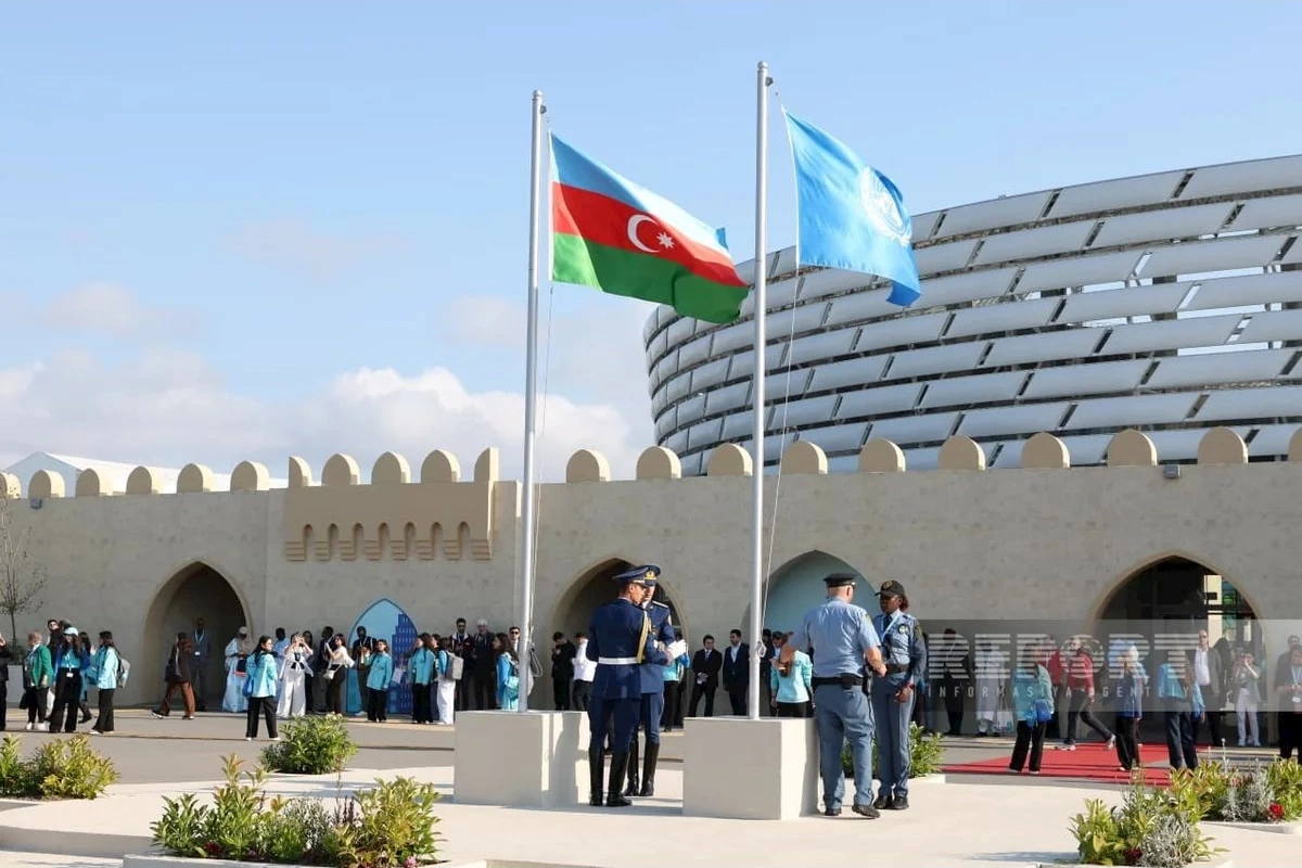 WUF13 bayraq endirmə mərasimi ilə başa çatdı — FOTOLAR