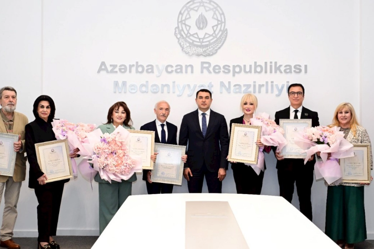 Nazirlikdə bir qrup yubilyar mədəniyyət xadimi ilə görüş keçirilib — FOTOLAR