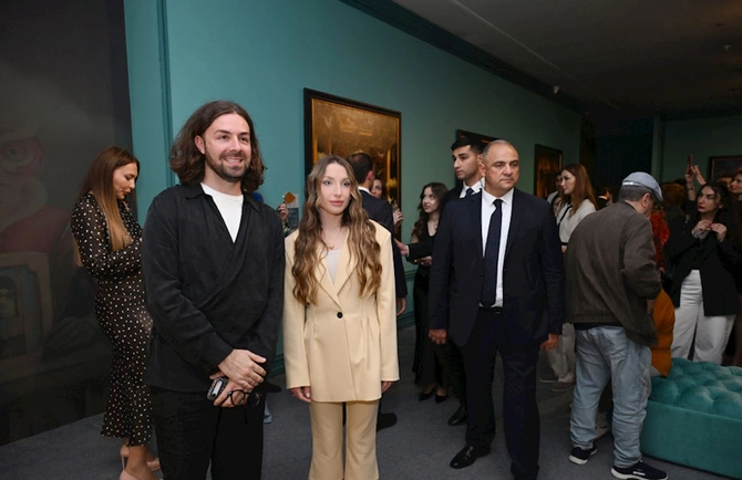 Heydər Əliyev Mərkəzində perulu rəssamın fərdi sərgisinin açılışı — FOTOLAR Heydər Əliyev Mərkəzində perulu rəssamın fərdi sərgisinin açılışı — FOTOLAR