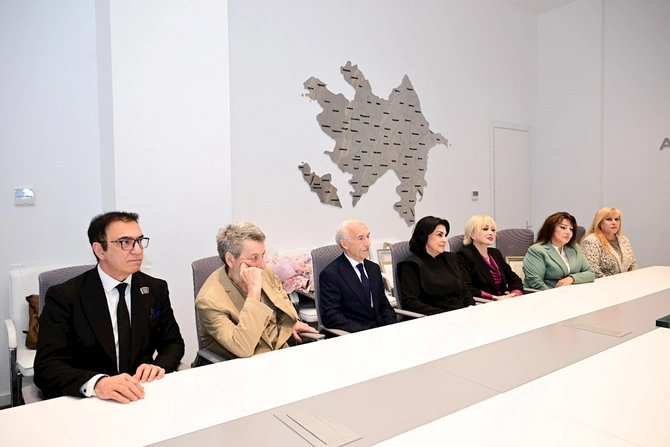 Nazirlikdə bir qrup yubilyar mədəniyyət xadimi ilə görüş keçirilib — FOTOLAR