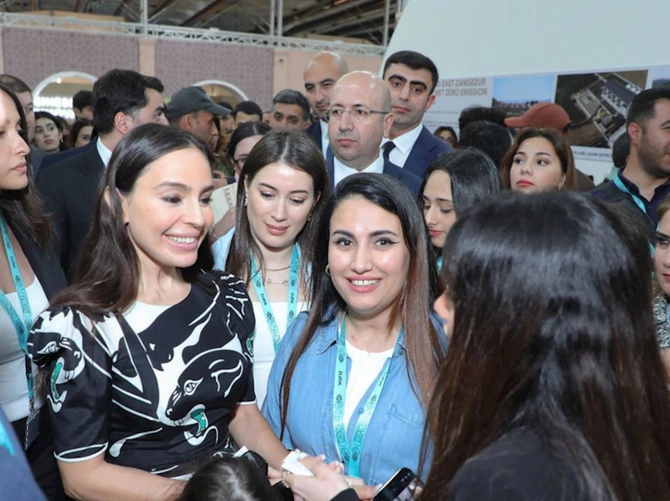Leyla Əliyeva və Arzu Əliyeva Urban Expo sərgisində — FOTOLAR