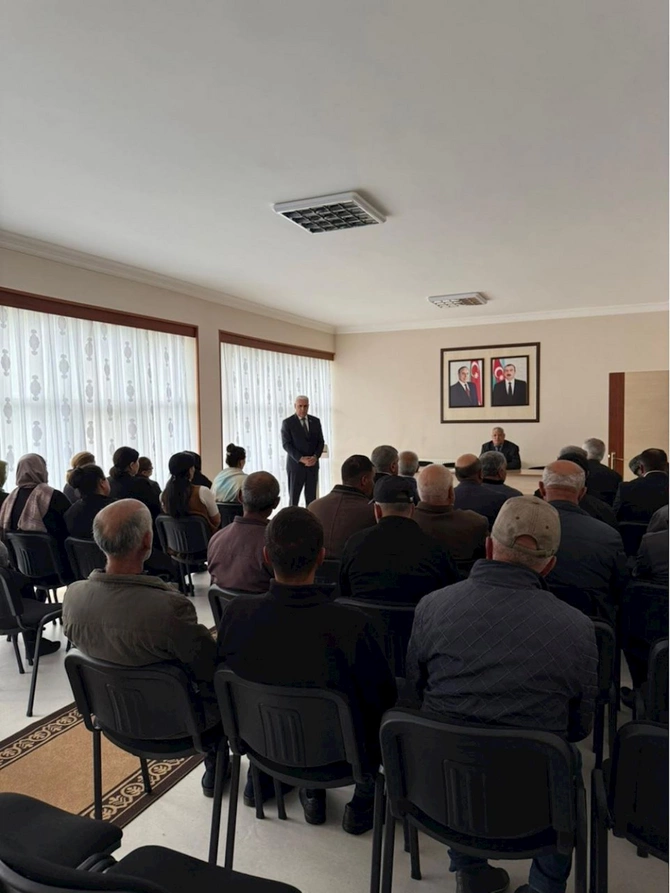 Vüqar Rəhimzadə seçiciləri ilə növbəti görüşünü keçirib — FOTOLAR