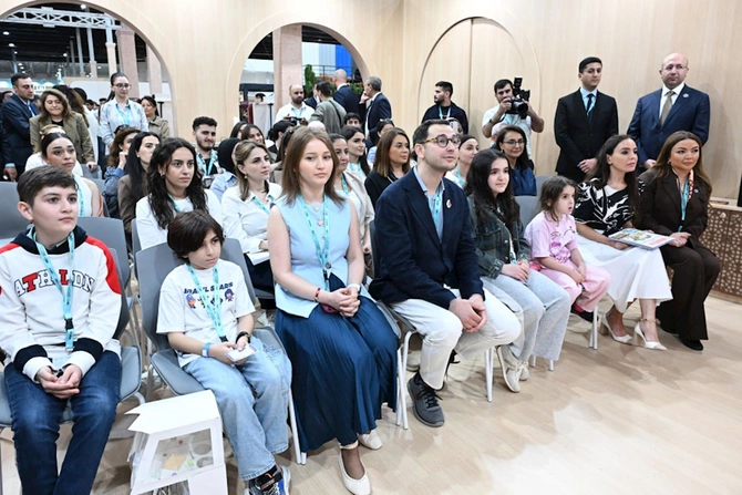 Leyla Əliyeva və Arzu Əliyeva Urban Expo sərgisində — FOTOLAR
