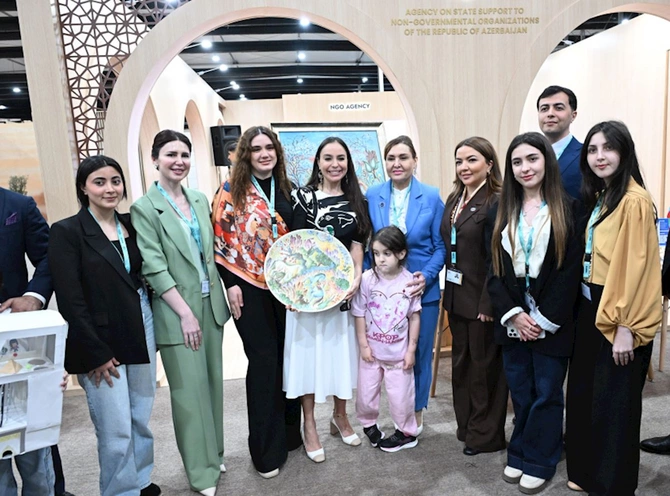 Leyla Əliyeva və Arzu Əliyeva Urban Expo sərgisində — FOTOLAR
