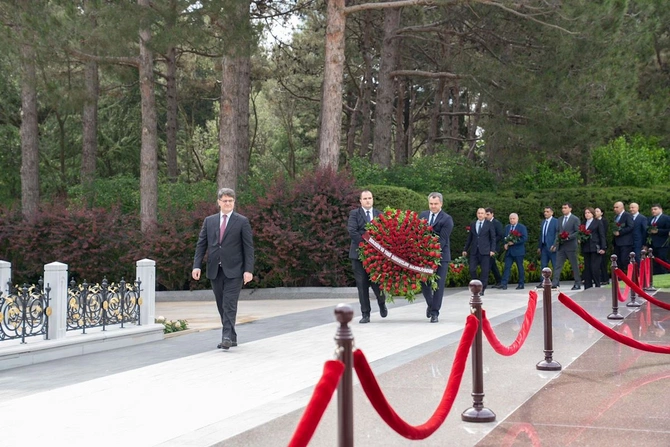 ETSN kollektivi peşə bayramını qeyd etdi — FOTOLAR