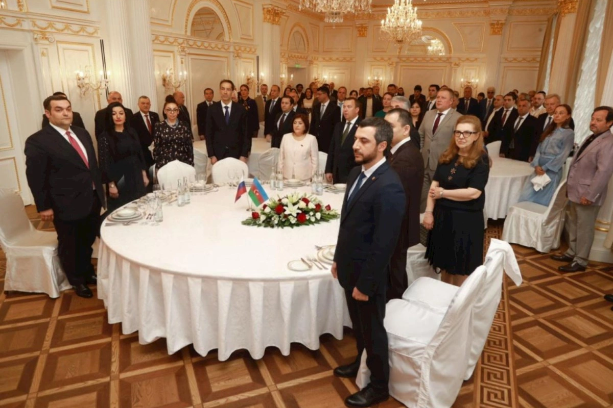 Sahibə Qafarova Azərbaycanın Sankt-Peterburq şəhərindəki Baş Konsulluğunda olub