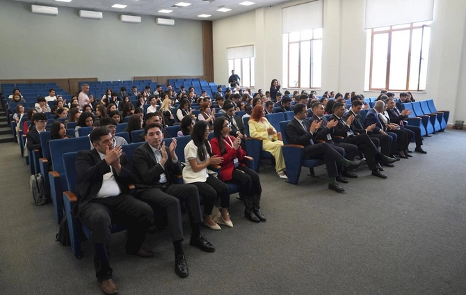 Qarabağda ilk dəfə tələbələrin beynəlxalq BMT Modeli Konfransı keçirilir — FOTOLAR
