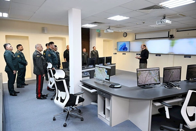 Qazaxıstan generalının rəhbərlik etdiyi nümayəndə heyəti Azərbaycana gəlib — FOTOLAR Qazaxıstan generalının rəhbərlik etdiyi nümayəndə heyəti Azərbaycana gəlib — FOTOLAR