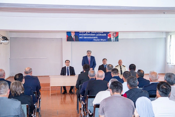 Rüstəm Xəlilov vətəndaşlarla növbəti səyyar görüş keçirdi — FOTOLAR
