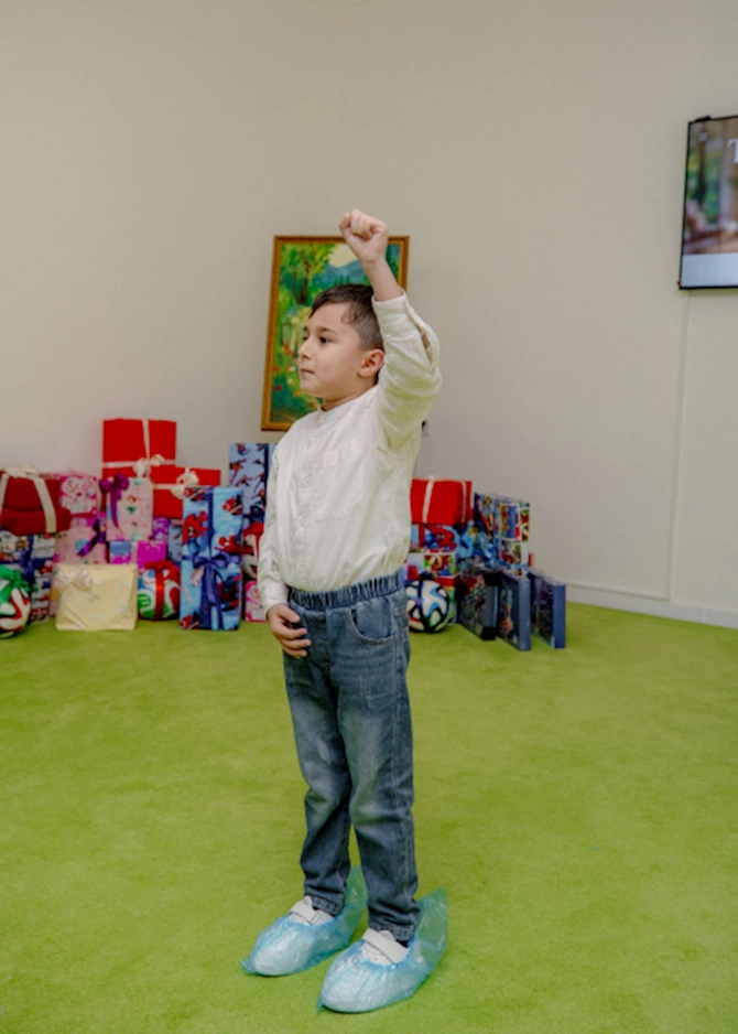 Prezidentin qızı və gəlini Sosial Reabilitasiya Mərkəzində — FOTOLAR