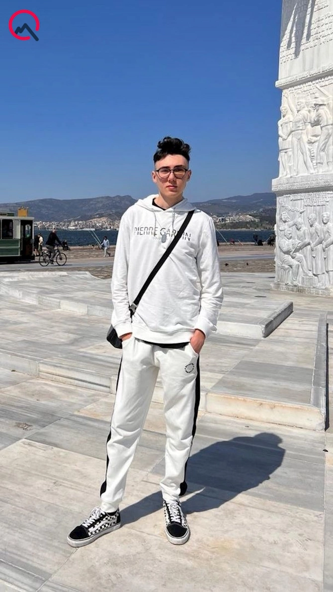 Bakıda 22 yaşlı oğlan qəfil vəfat etdi — FOTO Bakıda 22 yaşlı oğlan qəfil vəfat etdi — FOTO