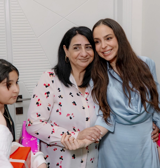 Prezidentin qızı və gəlini Sosial Reabilitasiya Mərkəzində — FOTOLAR