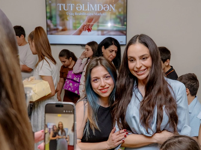 Prezidentin qızı və gəlini Sosial Reabilitasiya Mərkəzində — FOTOLAR