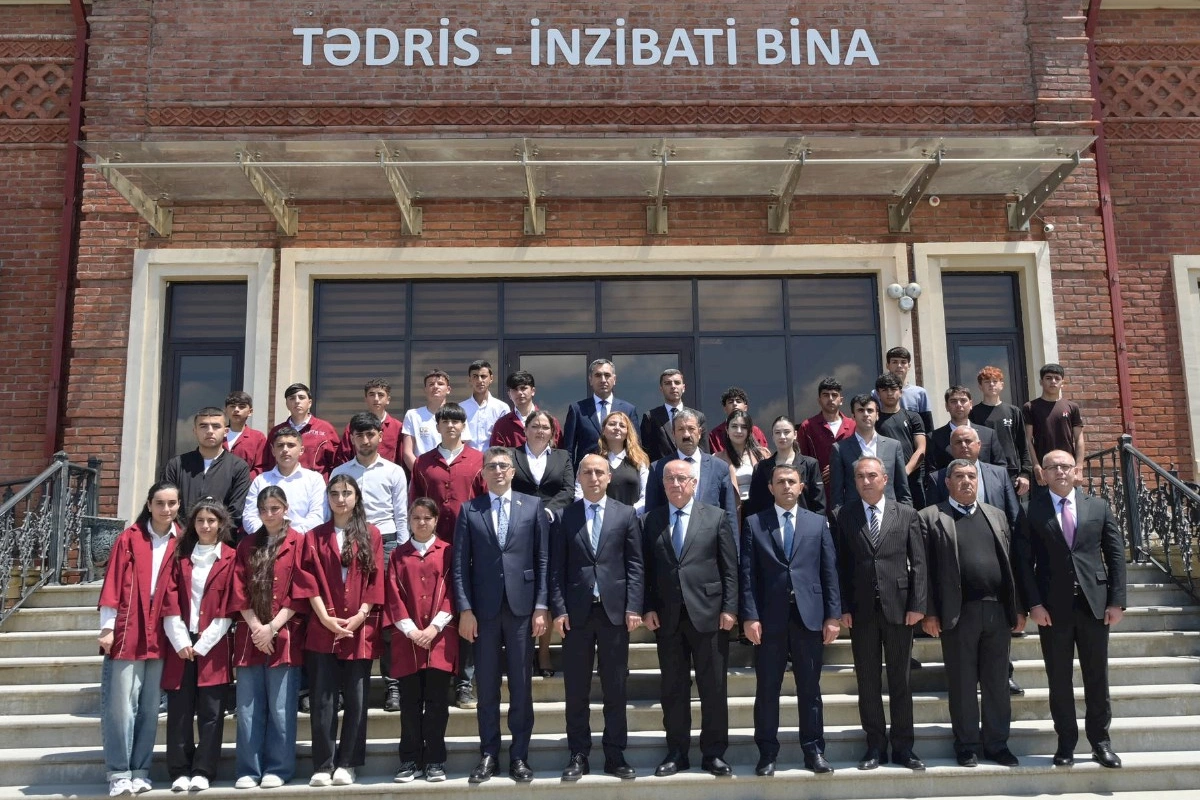 Emin Əmrullayev İsmayıllı Dövlət Peşə Təhsil Mərkəzinin Qobustan korpusunda oldu — FOTOLAR