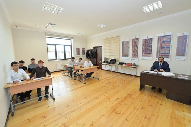 Emin Əmrullayev İsmayıllı Dövlət Peşə Təhsil Mərkəzinin Qobustan korpusunda oldu — FOTOLAR Emin Əmrullayev İsmayıllı Dövlət Peşə Təhsil Mərkəzinin Qobustan korpusunda oldu — FOTOLAR