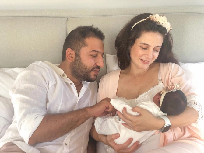 Her seriyada ağlayırdım, ərimə demişdim ki, məni danışdırma Her seriyada ağlayırdım, ərimə demişdim ki, məni danışdırma