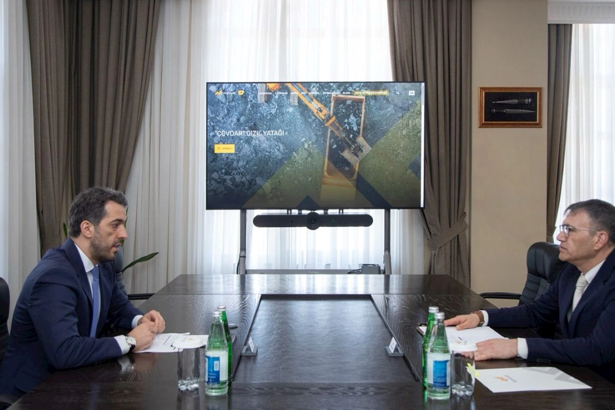 “AzerGold” QSC-nin İdarə Heyətinin sədri 5-ci “Yüksəliş” müsabiqəsinin qalibləri ilə görüş keçirib