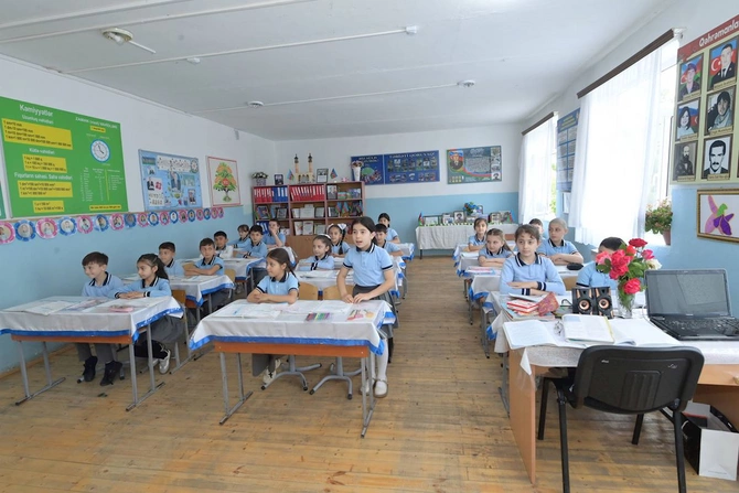 Nazir Qaxda tədris prosesi ilə tanış olub — FOTOLAR