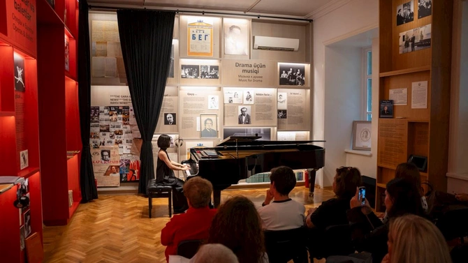 “Solo gənclik” layihəsinin növbəti konserti keçirilib — FOTOLAR “Solo gənclik” layihəsinin növbəti konserti keçirilib — FOTOLAR