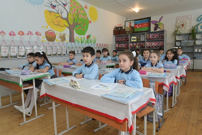 Nazir Qaxda tədris prosesi ilə tanış olub — FOTOLAR