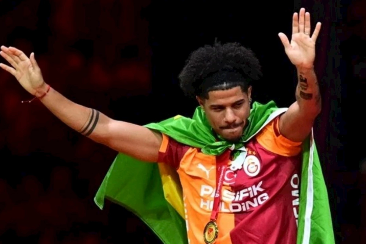 Qalatasaray bu futbolçusu üçün Premyer Liqa klubundan 40 milyon istəyir