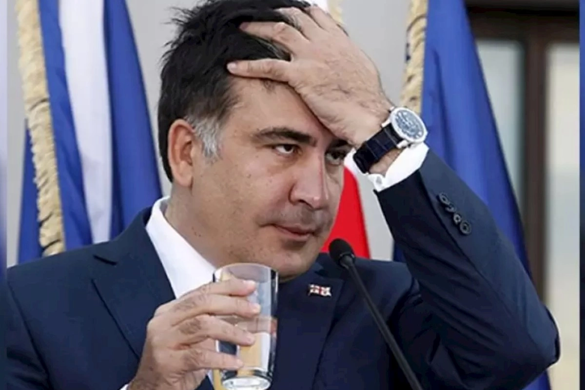 Saakaşvili həbsdə imicini dəyişdi, ruslar lağa qoydu — “Nə oldu, Mixail...” ( FOTO)