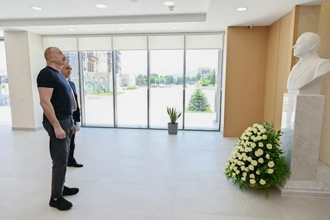 Prezident İlham Əliyev Xankəndidə əsaslı şəkildə yenidən qurulmuş Mədəniyyət Mərkəzinin açılışında iştirak edib Prezident İlham Əliyev Xankəndidə əsaslı şəkildə yenidən qurulmuş Mədəniyyət Mərkəzinin açılışında iştirak edib