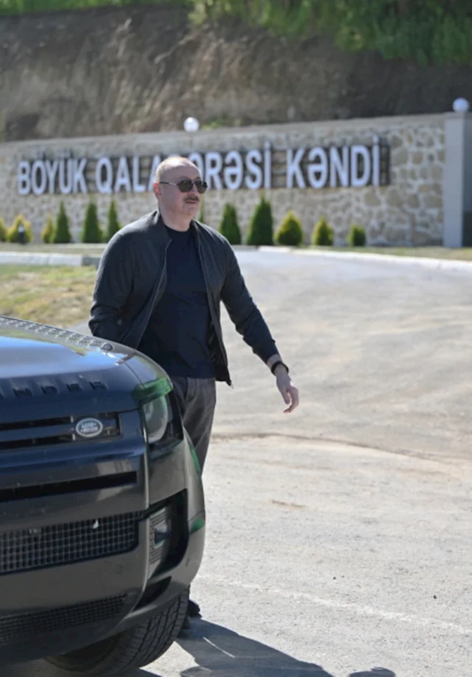 İlham Əliyev Şuşanın Böyük Qaladərəsi kəndində görülən işlərlə tanış olub