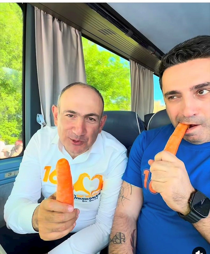 Paşinyanın avtobusda müxtəlif yeməklər yeməsi hansı məqsədə hesablanıb? — FOTOLAR Paşinyanın avtobusda müxtəlif yeməklər yeməsi hansı məqsədə hesablanıb? — FOTOLAR