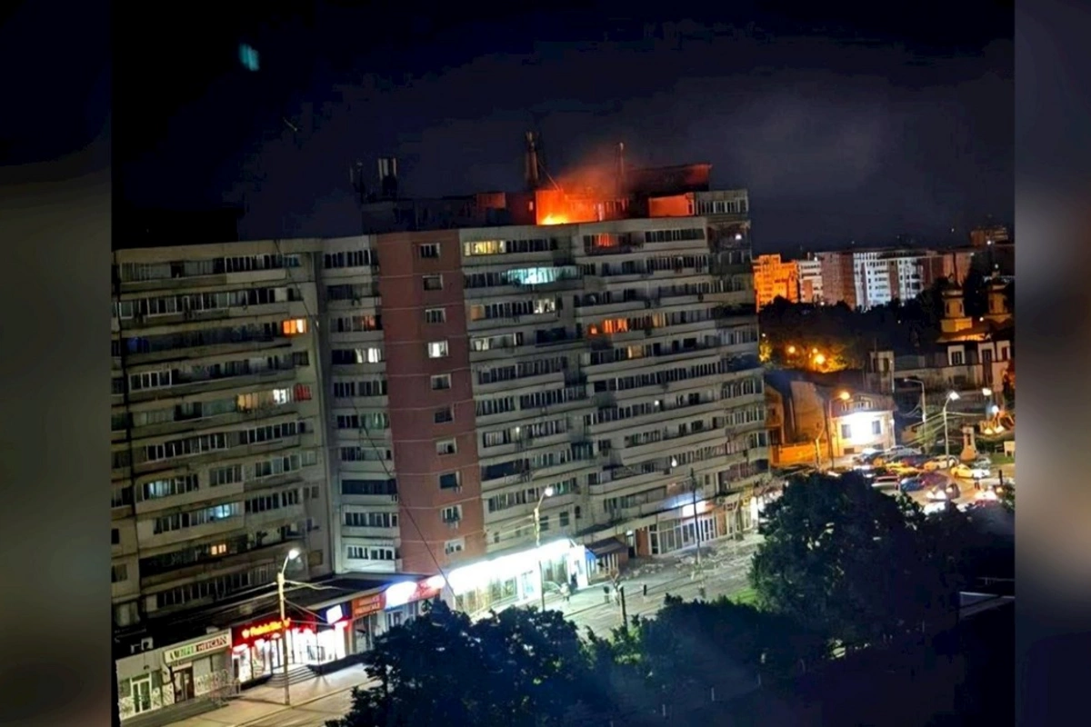 Rumıniyada PUA yaşayış binasına belə çırpıldı — Yaralılar var (VİDEO)
