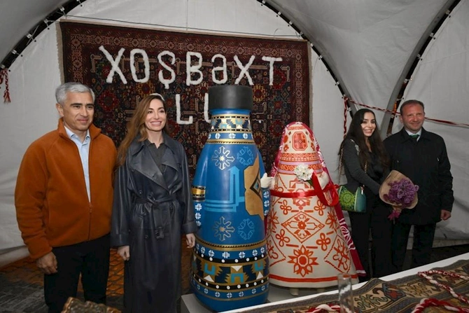 Prezidentin qızları Beynəlxalq Xalça Festivalında — FOTOLAR