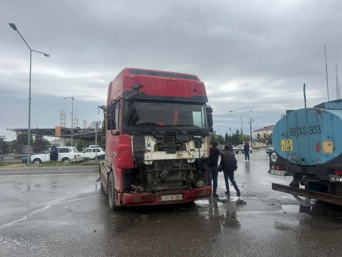 Yevlaxa toya gedənlər qəzaya düşdü — Yaralılar var (FOTO)
