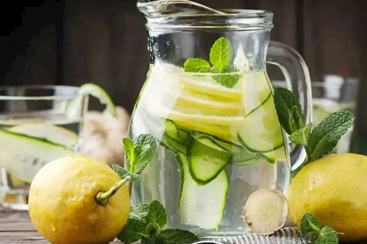 Həzmi sürətləndirən 4 detoks içkisi