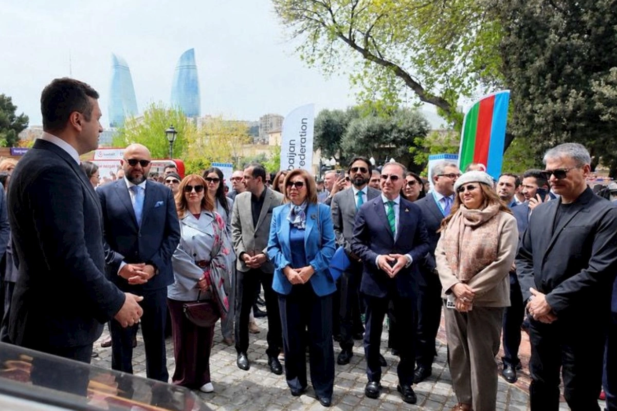 “AzerGold”un qızıl və gümüş məhsulları Beynəlxalq Xalça Festivalında nümayiş olunub — FOTOLAR