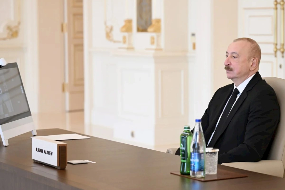 Prezident İlham Əliyev Avropa Siyasi Birliyinin 8-ci Zirvə toplantısında videobağlantı formatında çıxış edib — FOTOLAR (YENİLƏNİB)