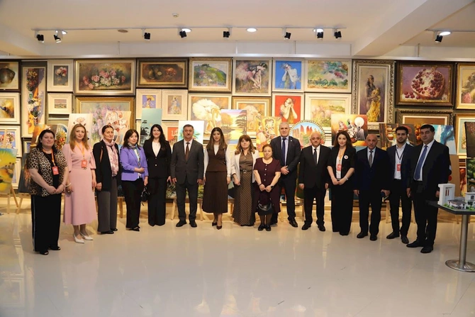 “Memarlıqda əbədiləşən lider” sərgisi keçirilib — FOTOLAR “Memarlıqda əbədiləşən lider” sərgisi keçirilib — FOTOLAR