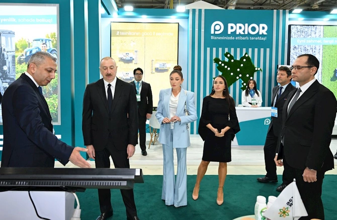 Prezident və birinci xanım Bakıda keçirilən sərgilərlə tanış oldu — FOTOLAR