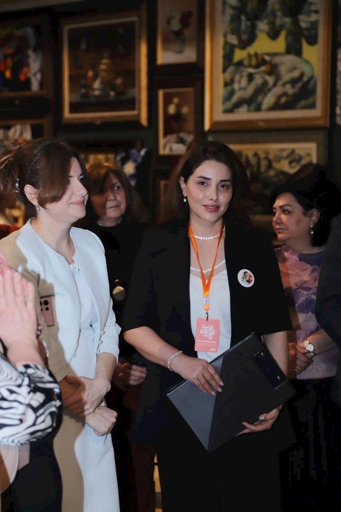“Memarlıqda əbədiləşən lider” sərgisi keçirilib — FOTOLAR “Memarlıqda əbədiləşən lider” sərgisi keçirilib — FOTOLAR