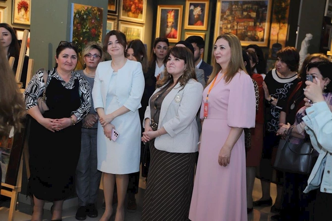 “Memarlıqda əbədiləşən lider” sərgisi keçirilib — FOTOLAR “Memarlıqda əbədiləşən lider” sərgisi keçirilib — FOTOLAR